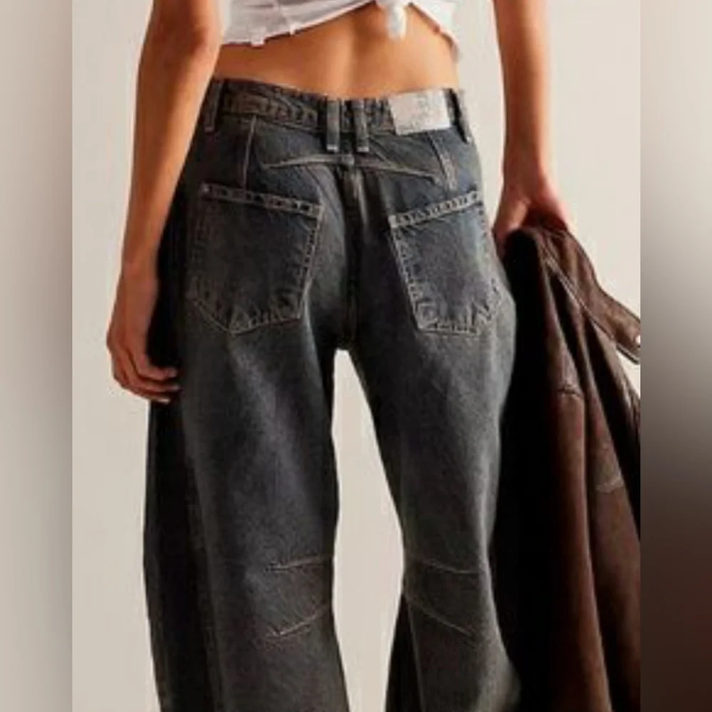 Free People Barrel Jeans - Picture 3 of 9